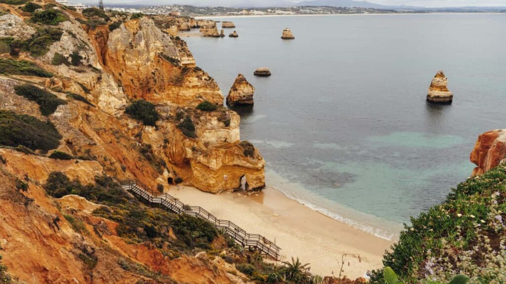 Praktische Strategie fur deutsche Creator: wie du spanische Marken auf YouTube ansprichst, Briefings verhandelst und bezahlte Kooperationen gewinnst plus Plattform-Insights (Stand 31.01.2026).