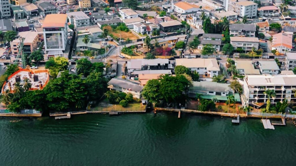 Praktischer Guide fur Creator in Deutschland: Wie du algerische Marken auf Snapchat fur bezahlte Hotel-Reviews erreichst, verhandelst und rechtssicher umsetzt.